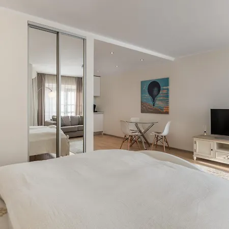 Apartment G22 *